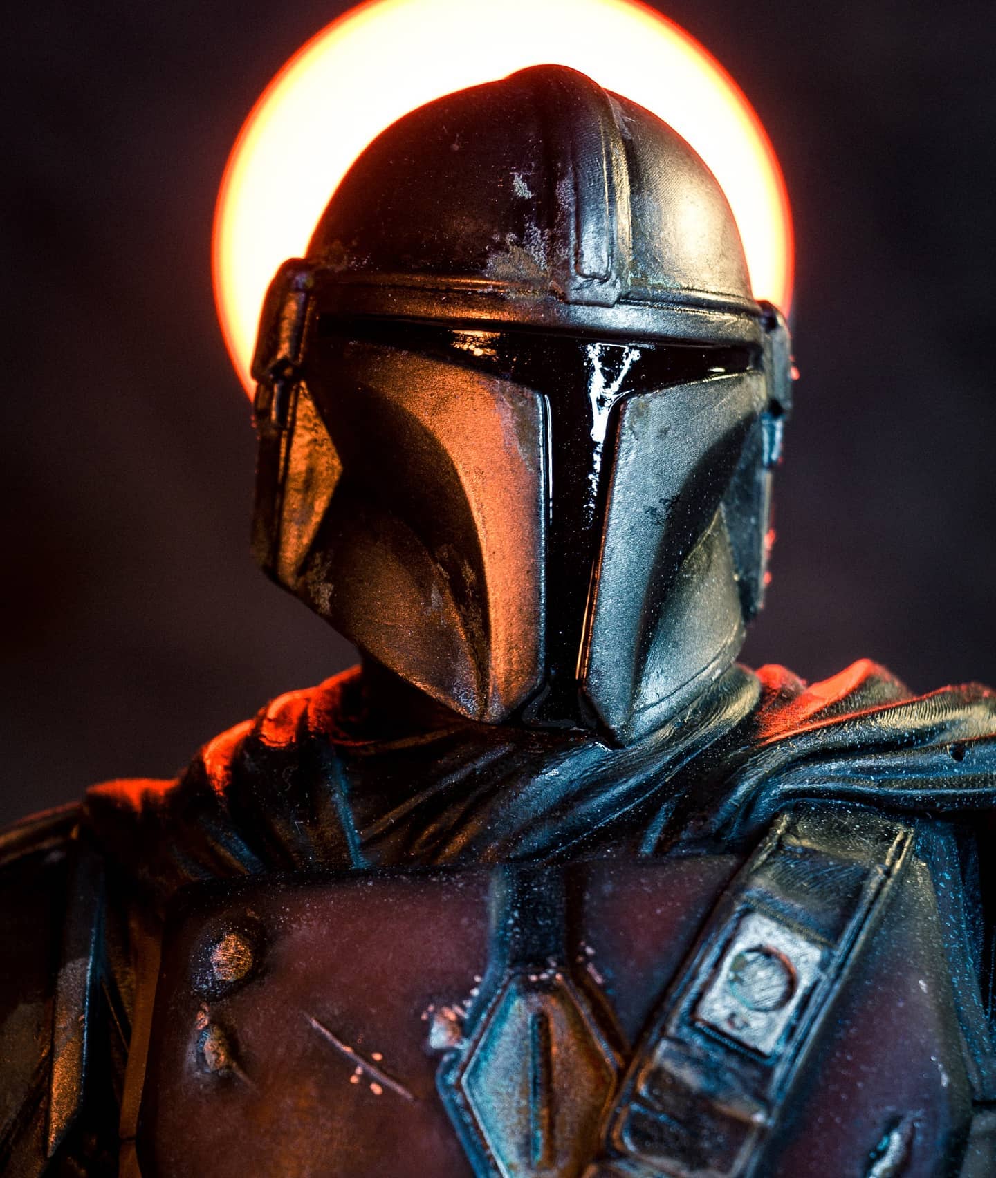 Mandalorian Bust with Grogu - Star Wars